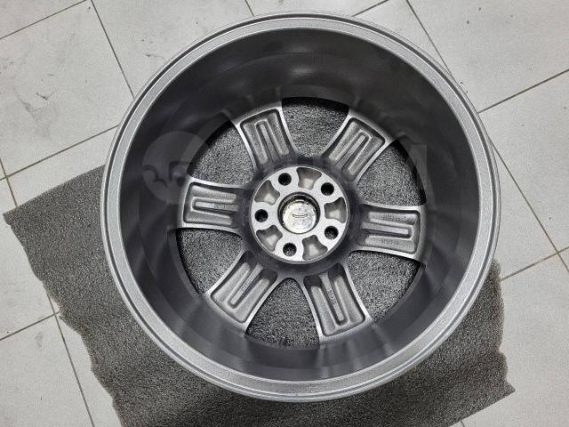 Красавцы в цвете графит Toyota 17" (5*114.3) 7jj et+45 цо60.1мм
