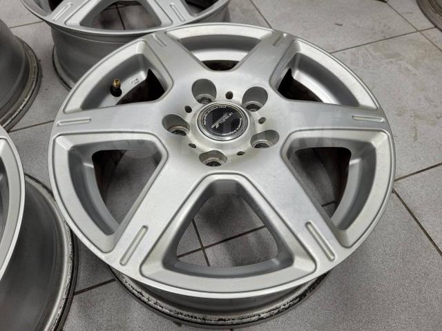 Красивые Bridgestone Toprun 15" (5*114.3) 6j et+53 цо73.1мм