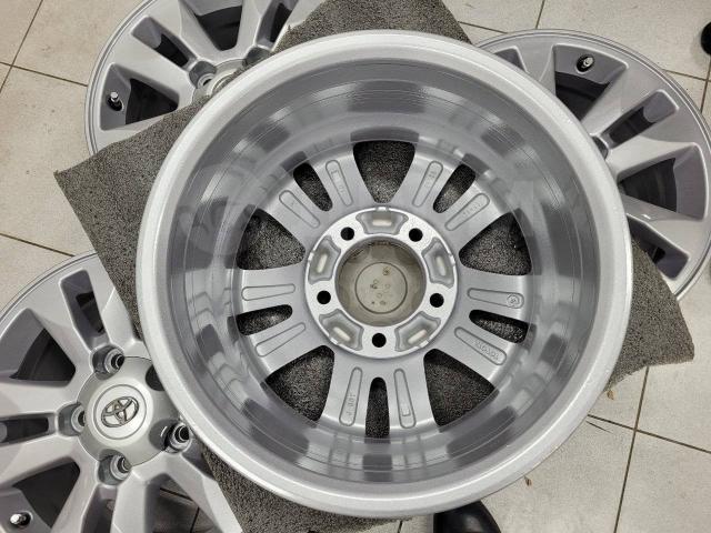 Оригинальные 17" Тойота Лендкрузер 200/100 (5*150) 8j ет+60 цо110.1мм Toyota