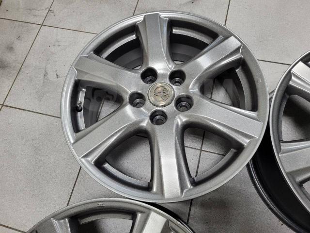Красавцы в цвете графит Toyota 17" (5*114.3) 7jj et+45 цо60.1мм