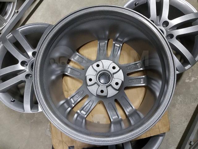 Красавцы для Ауди/Фольцваген 18" 8.5j (5*130) et+58 цо71.5мм