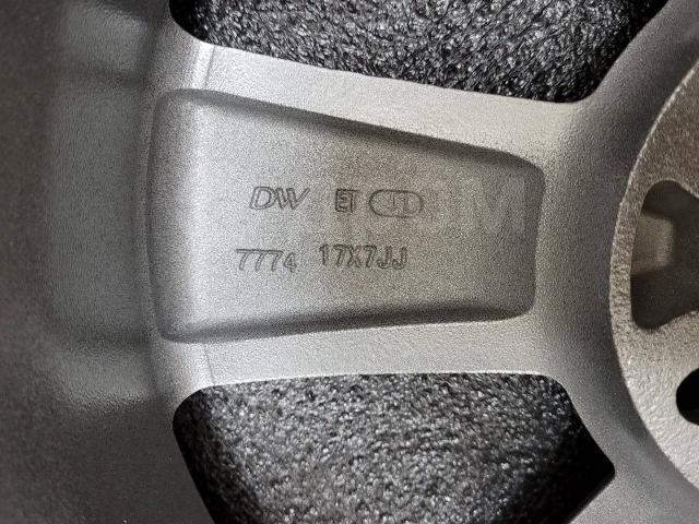 Красавцы Ниссан 17" (5*114.3) 7jj et+40 цо66.1мм
