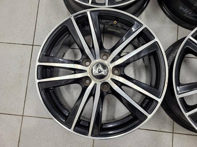 Красивые 16" Razec (5*114.3) 6.5j ет+45 цо73.1мм Rozest