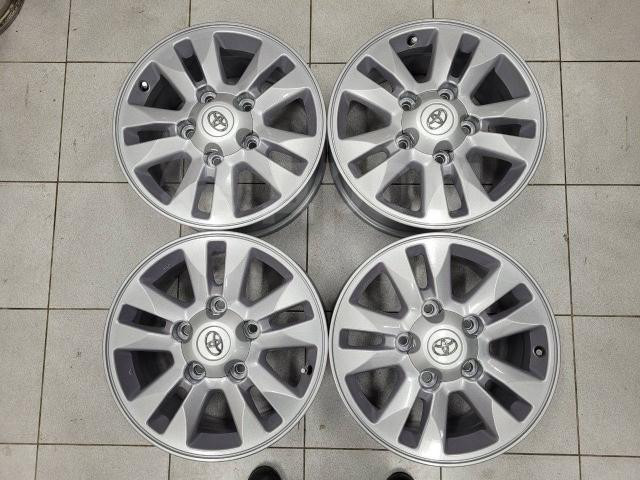 Оригинальные 17" Тойота Лендкрузер 200/100 (5*150) 8j ет+60 цо110.1мм Toyota