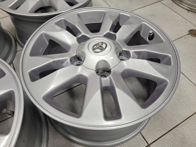 Оригинальные 17" Тойота Лендкрузер 200/100 (5*150) 8j ет+60 цо110.1мм Toyota