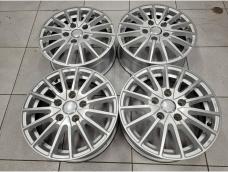 Красивые SHLK 15" (5*114.3) 6j et+53 цо73.1мм