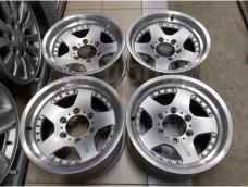 Красавцы Bridgestone CV928 на 16" 8jj (6*139.7) et+10 цо110.1мм
