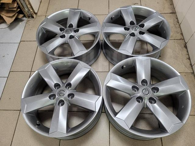 Красавцы графит Nissan 17" (5*114.3) 6.5j et+40 цо66.1мм