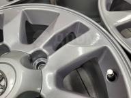 Оригинальные 17" Тойота Лендкрузер 200/100 (5*150) 8j ет+60 цо110.1мм Toyota