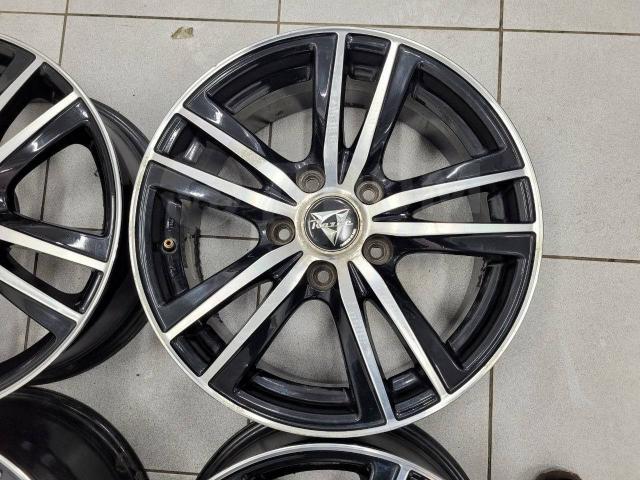 Красивые 16" Razec (5*114.3) 6.5j ет+45 цо73.1мм Rozest
