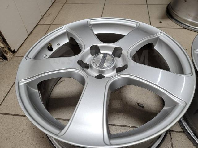 Красивые Bridgestone Violento 17" (5*114.3) 7j et+38 цо73.1мм