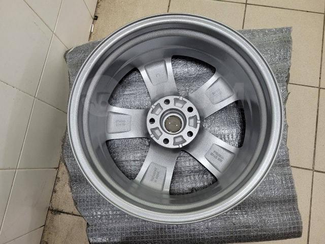 Красавцы графит Nissan 17" (5*114.3) 6.5j et+40 цо66.1мм
