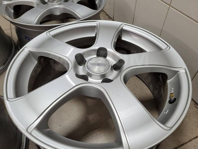 Красивые Bridgestone Violento 17" (5*114.3) 7j et+38 цо73.1мм