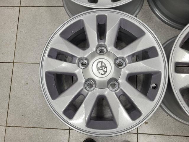 Оригинальные 17" Тойота Лендкрузер 200/100 (5*150) 8j ет+60 цо110.1мм Toyota