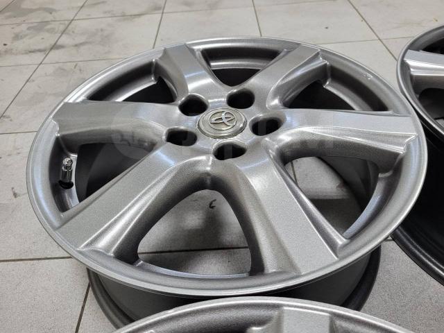 Красавцы в цвете графит Toyota 17" (5*114.3) 7jj et+45 цо60.1мм