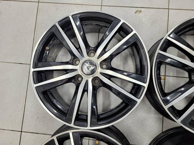 Красивые 16" Razec (5*114.3) 6.5j ет+45 цо73.1мм Rozest