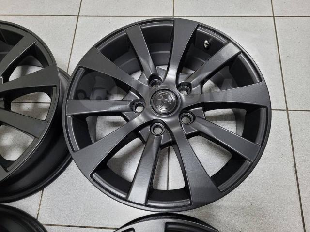 Красавцы черный матовый Тойота 16" (5*114.3) 6.5j et+45 цо60.1мм Toyota