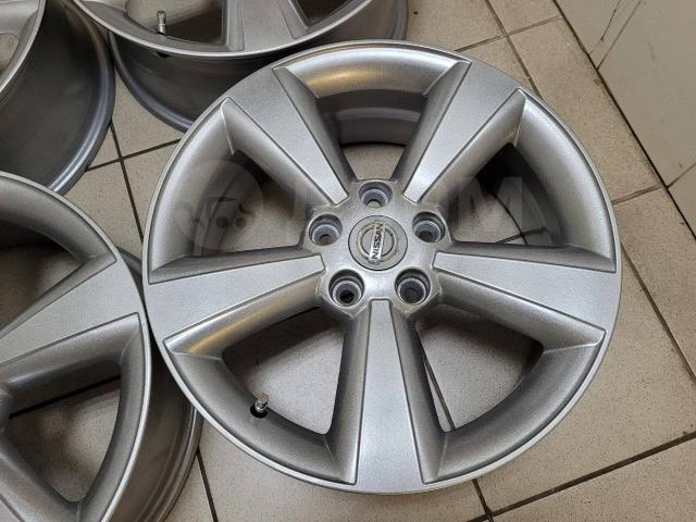 Красавцы Ниссан 17" (5*114.3) 7jj et+40 цо66.1мм