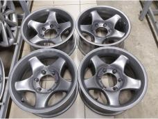 Оригинальные красавцы Bridgestone на 16" 8jj (6*139.7) et0 цо110.1мм